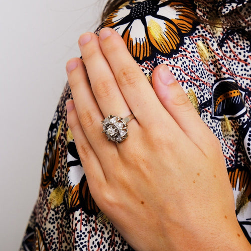 Bague 54 Bague à motif rayonnant Diamants 58 Facettes ADA03