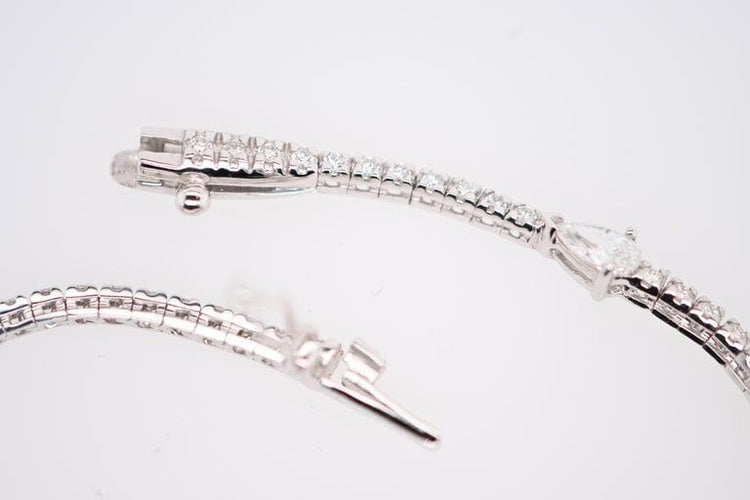 Bracelet Bracelet tennis or blanc Diamant poire 58 Facettes