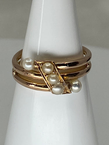 Bague 52 Bague en or, perles 58 Facettes