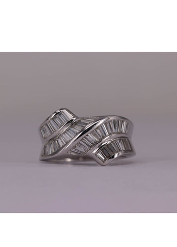 Bague Bague Knott Or blanc Diamants 58 Facettes RNG0552