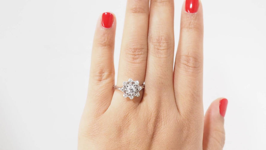 Bague 57 Bague marguerite en or blanc et diamants 58 Facettes 31930