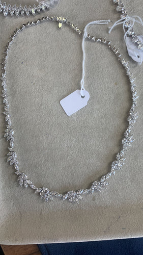 Collier Collier tennis diamants marquise et poires, or blanc 58 Facettes N353