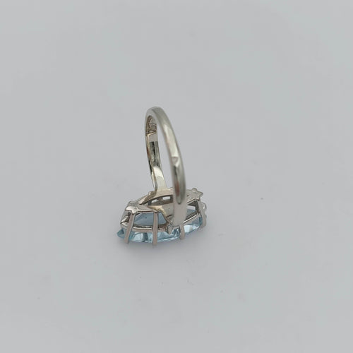 Bague 50 Bague or 18K avec aigue marine taille marquise 58 Facettes