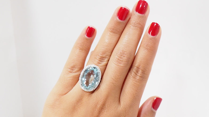 Bague Bague entourage or blanc aigue-marine diamants 58 Facettes 31615