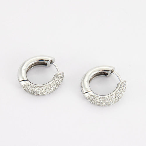 Boucles d'oreilles Créoles pavées de diamants 58 Facettes P98L13