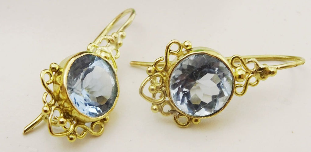 Boucles d'oreilles Boucles d'Oreilles Or, Topaze Bleue 58 Facettes