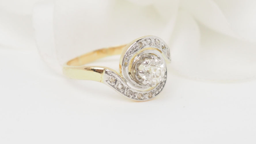 Bague 56 Bague Tourbillon en or et platine, diamants 58 Facettes 32583