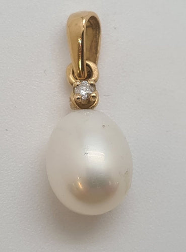 Pendentif Pendentif en Or jaune, perle de culture 58 Facettes