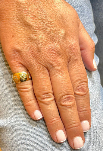 Bague Alliance Bvlgari monogramme diamants, or jaune 18 carats 58 Facettes