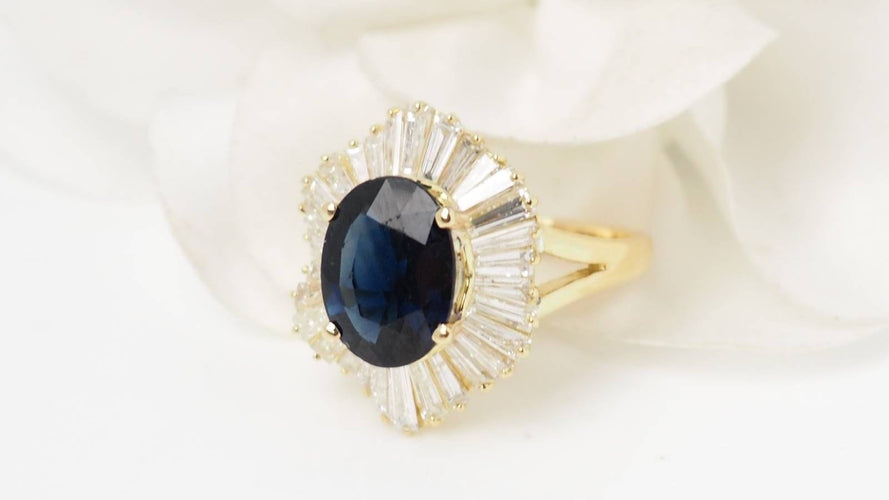 Bague 54 Bague Jupe en or jaune, saphir ovale et diamants 58 Facettes 32522