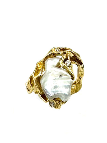 Bague GILBERT ALBERT. Bague or jaune, perle et diamants 58 Facettes
