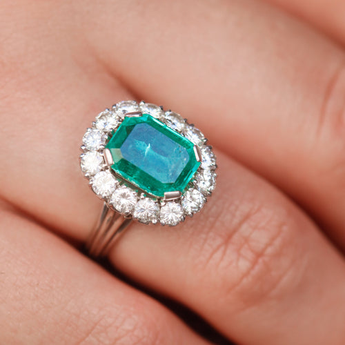 Bague 57 Bague Pompadour or blanc Emeraude et diamants 58 Facettes