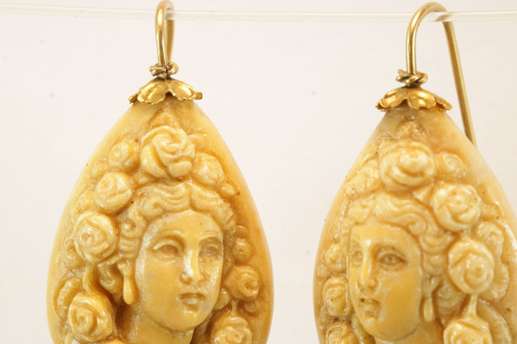 Boucles d'oreilles Boucles d'oreilles antiques en or camées de lave 58 Facettes 7438