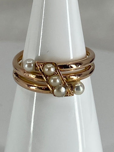 Bague 52 Bague en or, perles 58 Facettes