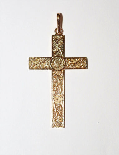 Pendentif Croix pendentif en or jaune filigrané 58 Facettes 484
