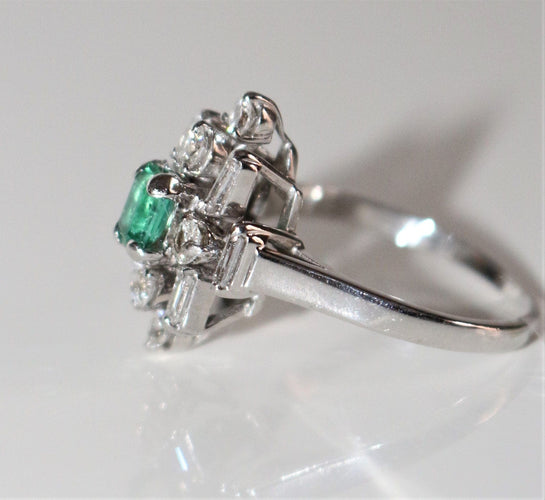 Bague Bague Fleur Moderniste émeraude 58 Facettes 509