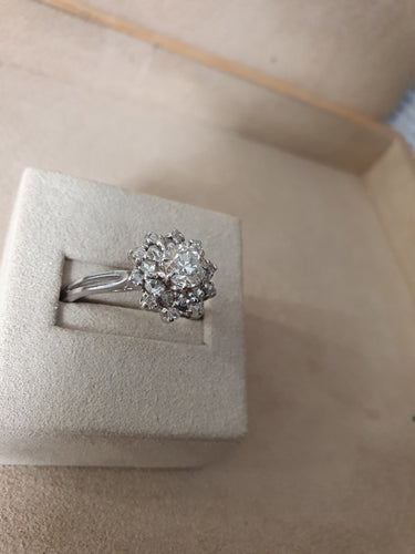Bague Bague Or Blanc, 18 carats sertie d'un diamant central 58 Facettes