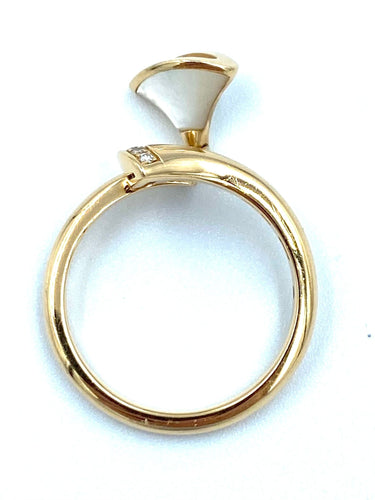 Bague BVLGARI. Bague Diva’s dream or rose, diamants et nacre 58 Facettes