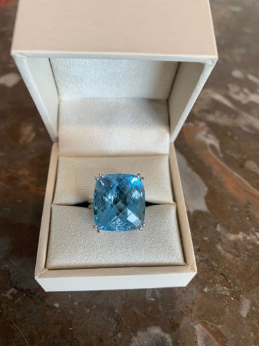 Bague Bague or gris, topaze 58 Facettes B353