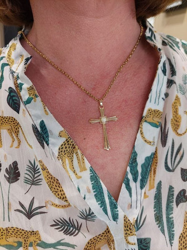 Pendentif Croix ancienne en or jaune, perle 58 Facettes 061481