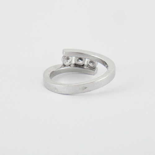 Bague 54 Bague or blanc trilogie diamants 58 Facettes