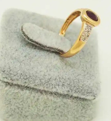 Bague 51 Bague en or jaune, diamants, rubis 58 Facettes