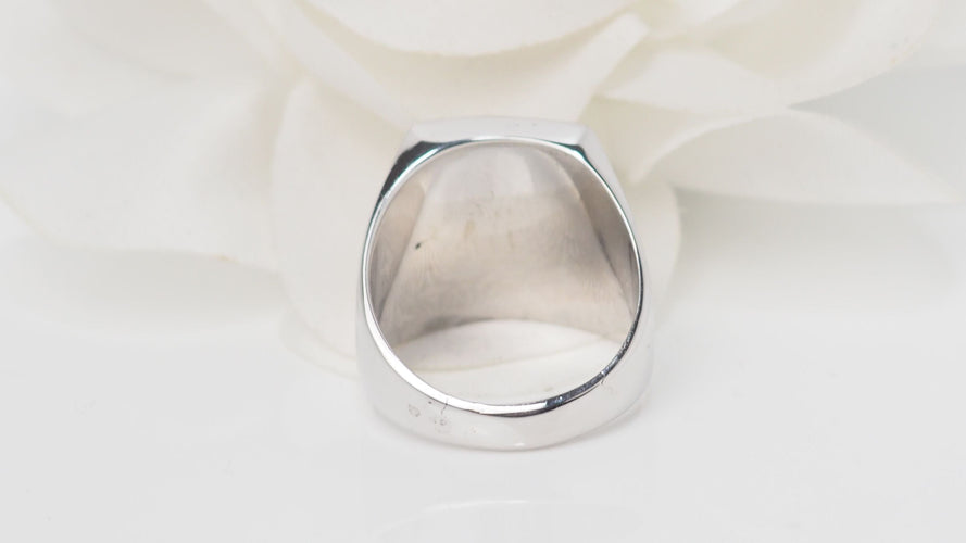 Bague 55 Bague chevalière en or blanc et diamants 58 Facettes 32492