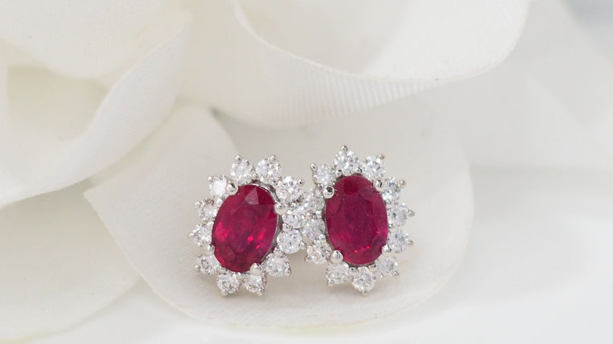 Boucles d'oreilles Boucles d'oreilles en or blanc, rubis et diamants 58 Facettes 32242