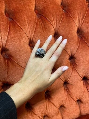 Bague Bague or foncé calcédoine, onyx et diamant salamandre 58 Facettes CEY5