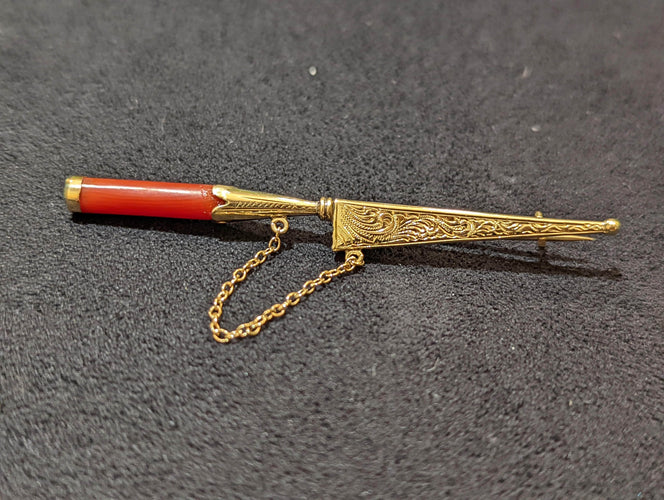 Broche Broche Vendetta en or et corail 58 Facettes