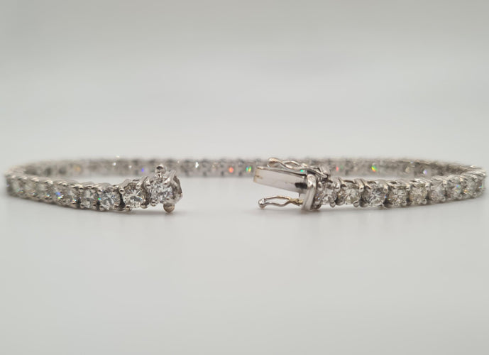 Bracelet Rivière de diamants naturels or blanc 18 carats 58 Facettes