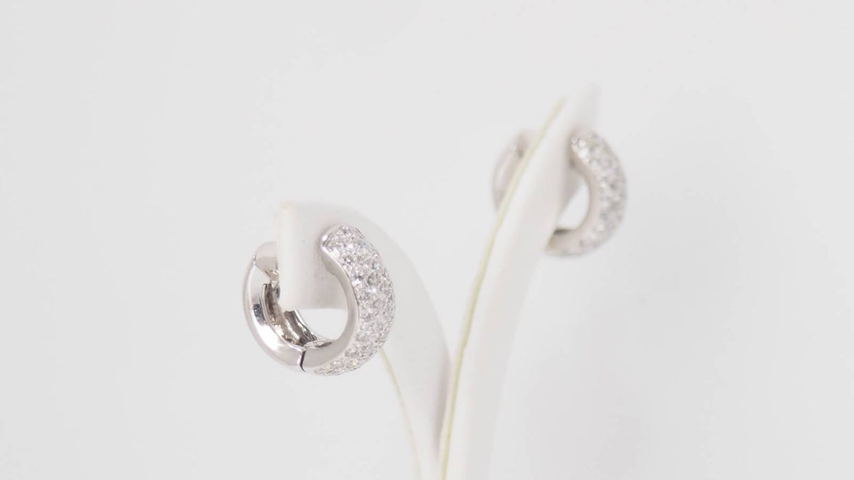 Boucles d'oreilles Paire de créoles en or blanc et diamants 58 Facettes 31981