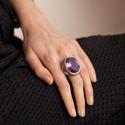 Bague 56 Bague en Or gris, améthyste 58 Facettes