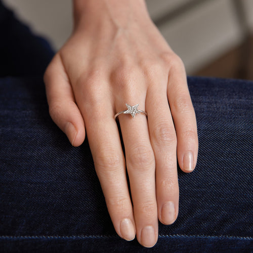 Bague 56 Djula - Bague en or blanc, diamants 58 Facettes