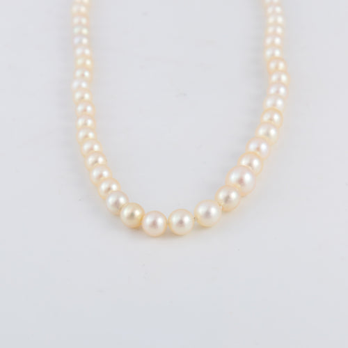 Collier Collier ancien de perles de cultures blanches, fermoir diamants 58 Facettes