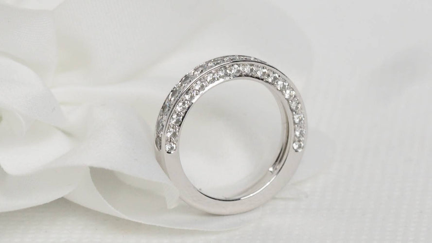 Bague 49.5 Demi alliance or blanc diamants 1ct 58 Facettes 30547