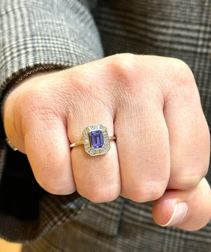 Bague 55 Bague en or blanc 18 carats , tanzanite et diamants baguettes 58 Facettes