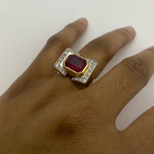 Bague Bague Tank or jaune, pierre rouge 58 Facettes 20400000495