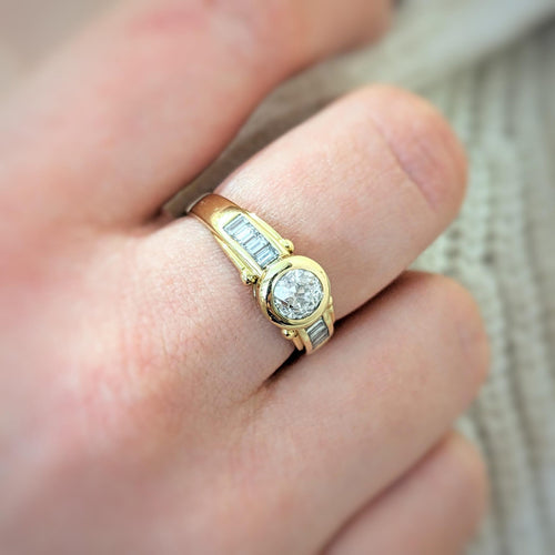 Bague Bague en or jaune et diamants 58 Facettes 5581