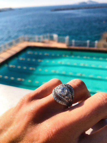 Bague Bague dôme ornée d'un diamant central 58 Facettes