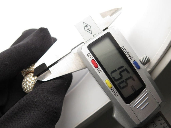 Bague 53 vintage bague CARTIER ying et yang pavage 160 diamants 5.25ct or 18k 58 Facettes 256021