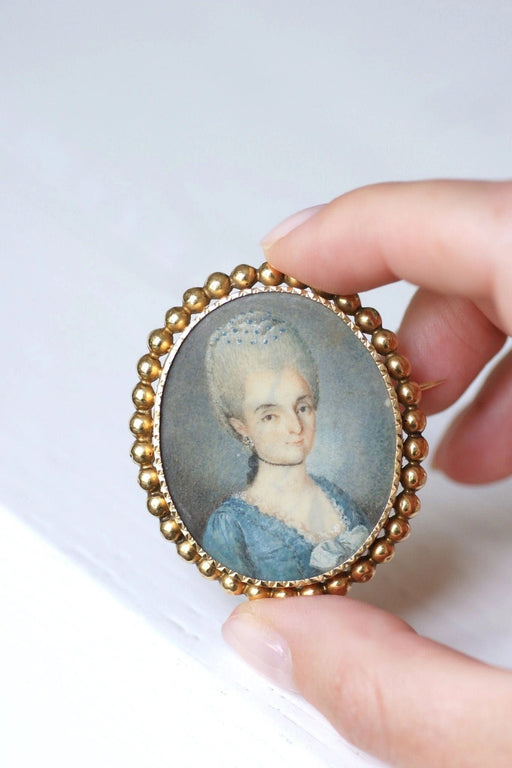 Broche Broche ancienne en or et portrait miniature 58 Facettes