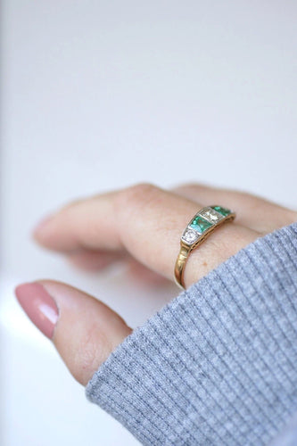 Bague Bague jarretière diamants et émeraudes 58 Facettes
