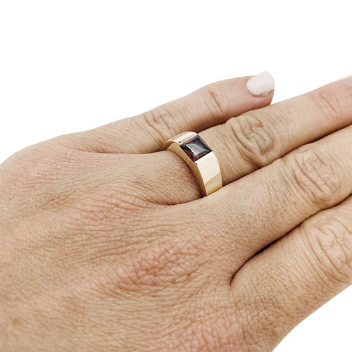 Bague 51 Bague Cartier, "Tank", or rose, grenat. 58 Facettes 31056