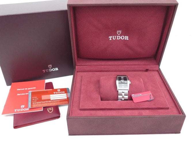 Montre montre TUDOR archeo 30210 tonneau acier femme 30 mm quartz 58 Facettes 193239