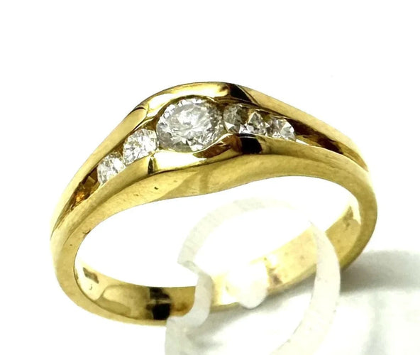 Bague 54 Bague diamant en or jaune 58 Facettes