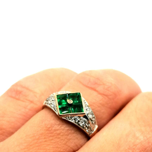 Bague 50 Bague Art Déco diamants et émeraudes 58 Facettes 3712