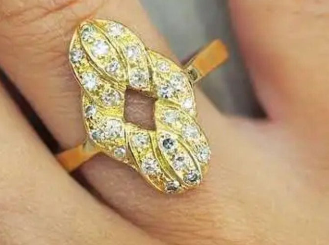 Bague 57 Bague en Or jaune, diamants 58 Facettes
