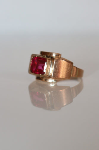 Bague 52 / rubis synthétique Bague Tank chevalière rubis Verneuil 58 Facettes 534