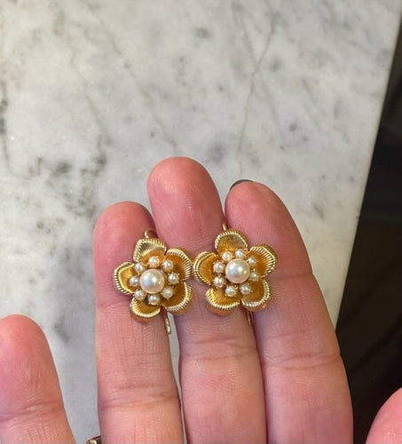 Boucles d'oreilles Boucles d'oreilles fleurs et perles 58 Facettes